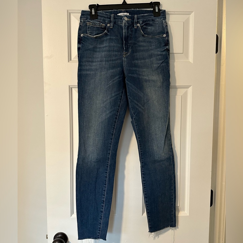 Good American jeans - Good Legs- size 6 - medium wash- gray hem - new condition